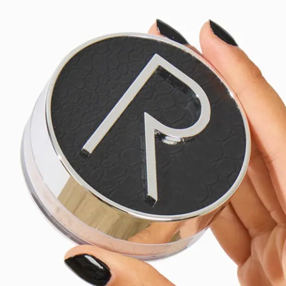 Rodial Glass Powder Loose Blurring Powder - Picture 2 of 4